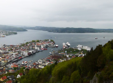 Blick vom Berg Floyen auf die Stadt Bergen.